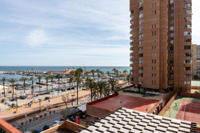 Sunny studio apartment, marina view